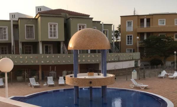 Apartamentos Orlando 85 アデヘ エクステリア 写真